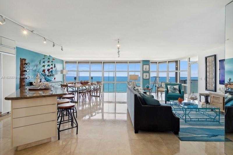 Small Image of 6423 COLLINS AVE #1605, Miami Beach Number 3