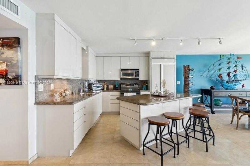 Small Image of 6423 COLLINS AVE #1605, Miami Beach Number 6