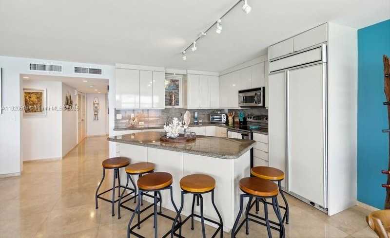 Small Image of 6423 COLLINS AVE #1605, Miami Beach Number 8