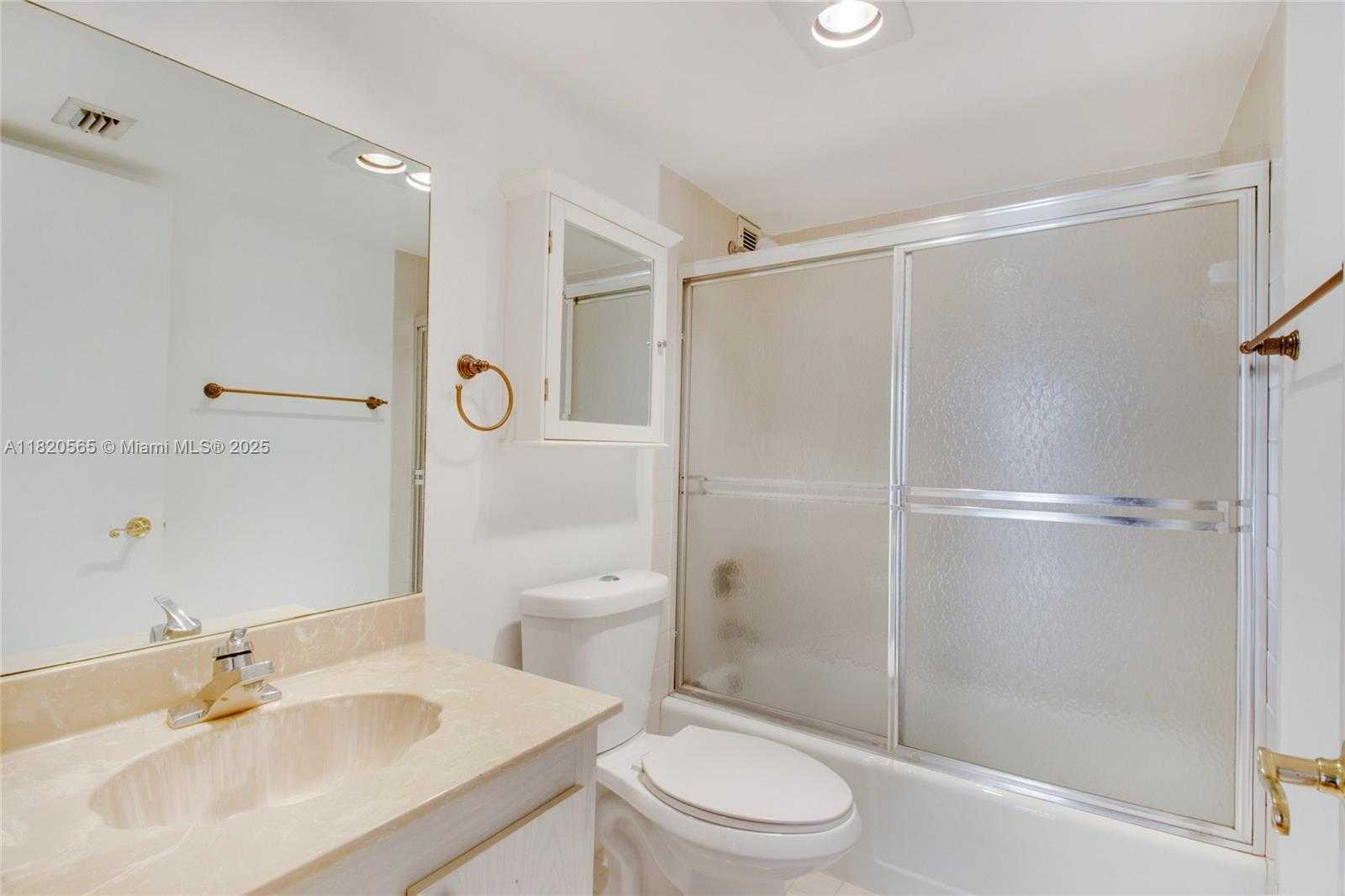 Small Image of 1925 BRICKELL AVE #1812, Miami Number 9