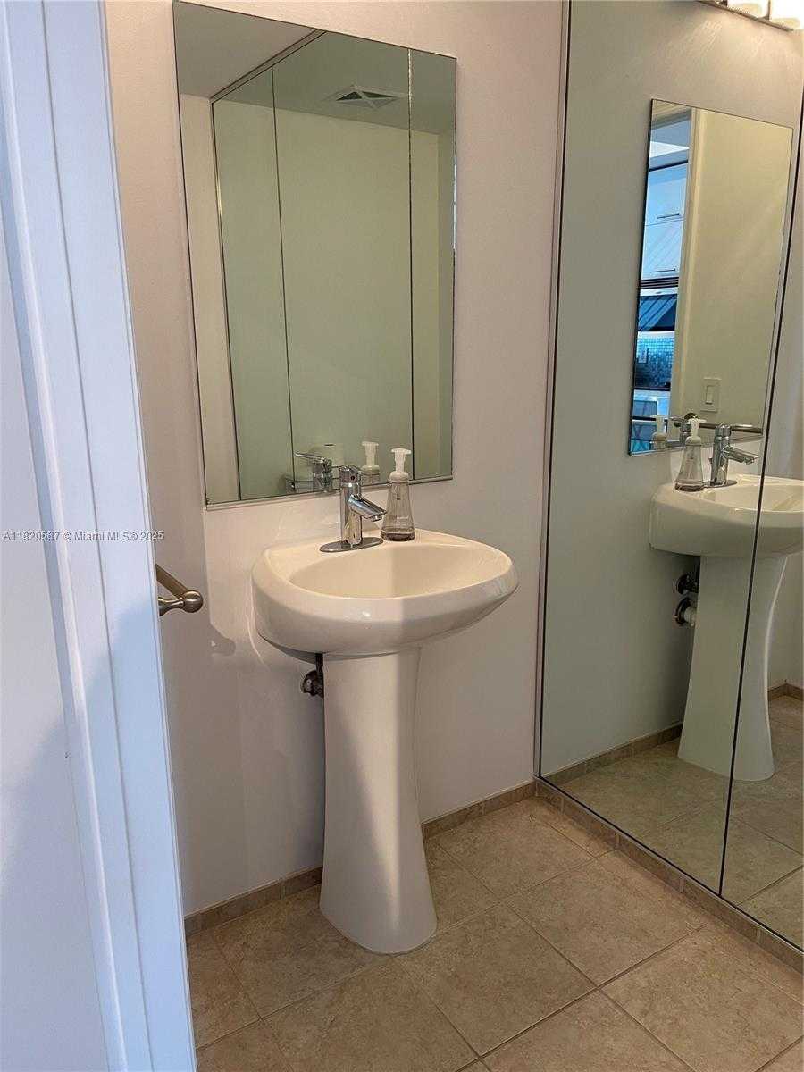 Small Image of 60 SOUTH WEST 13TH ST #2606, Miami Number 19