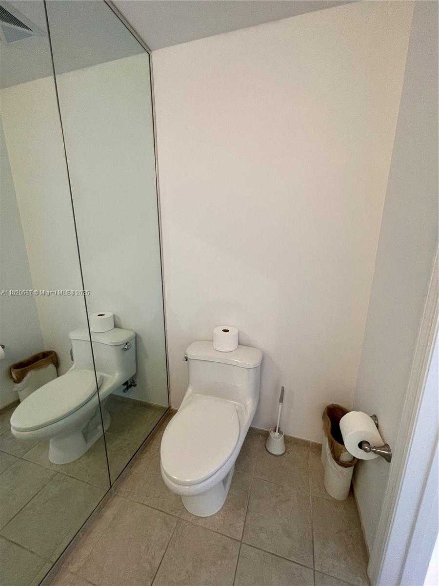 Small Image of 60 SOUTH WEST 13TH ST #2606, Miami Number 20