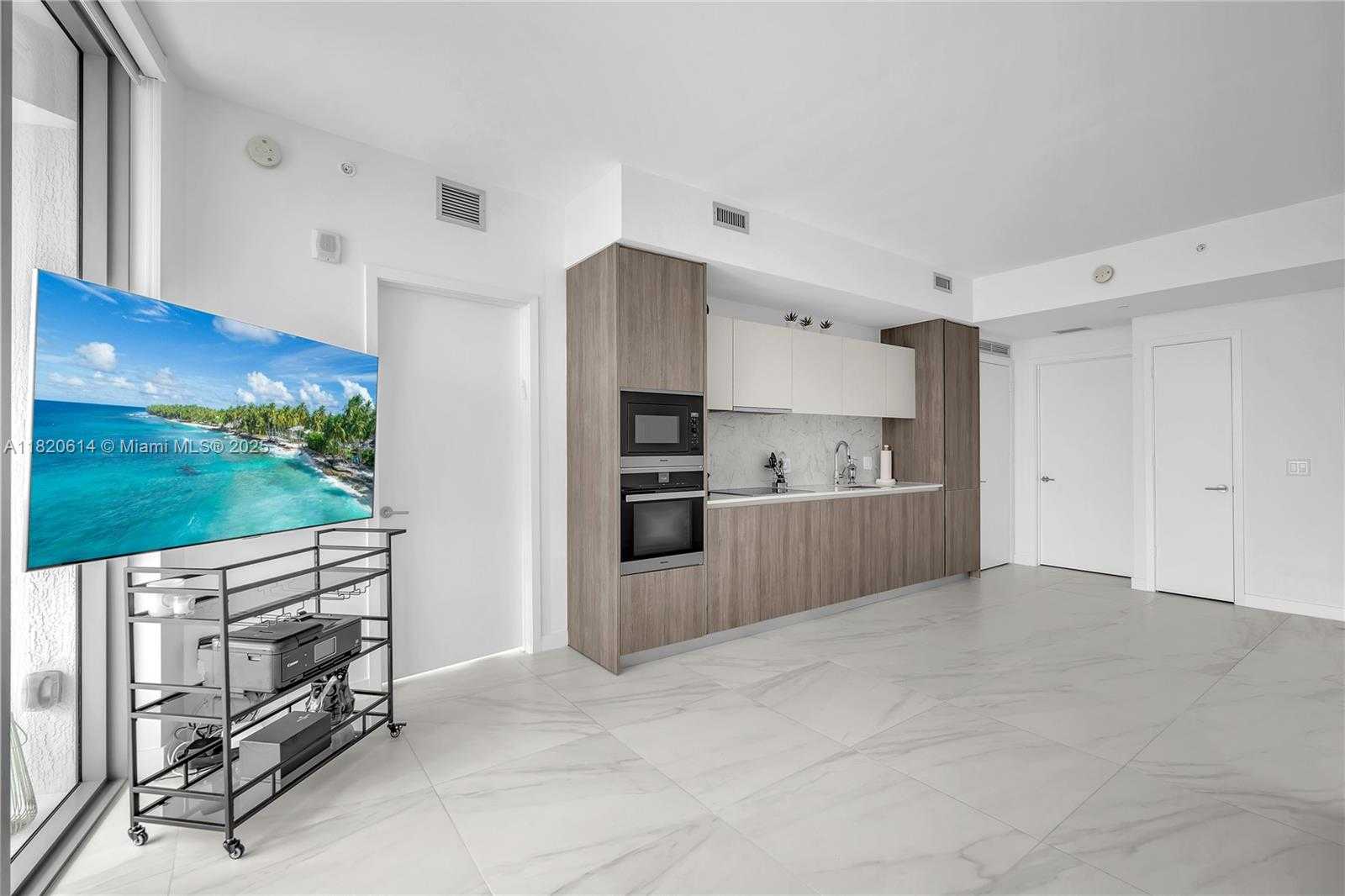 Small Image of 2900 NORTH EAST 7TH AVE #1806, Miami Number 14