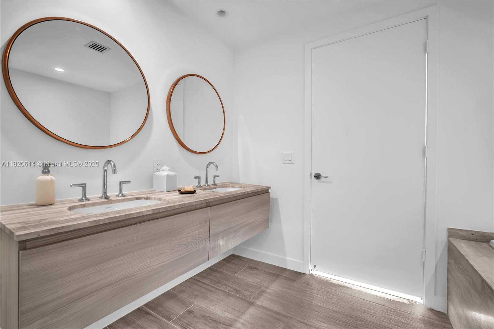 Small Image of 2900 NORTH EAST 7TH AVE #1806, Miami Number 22