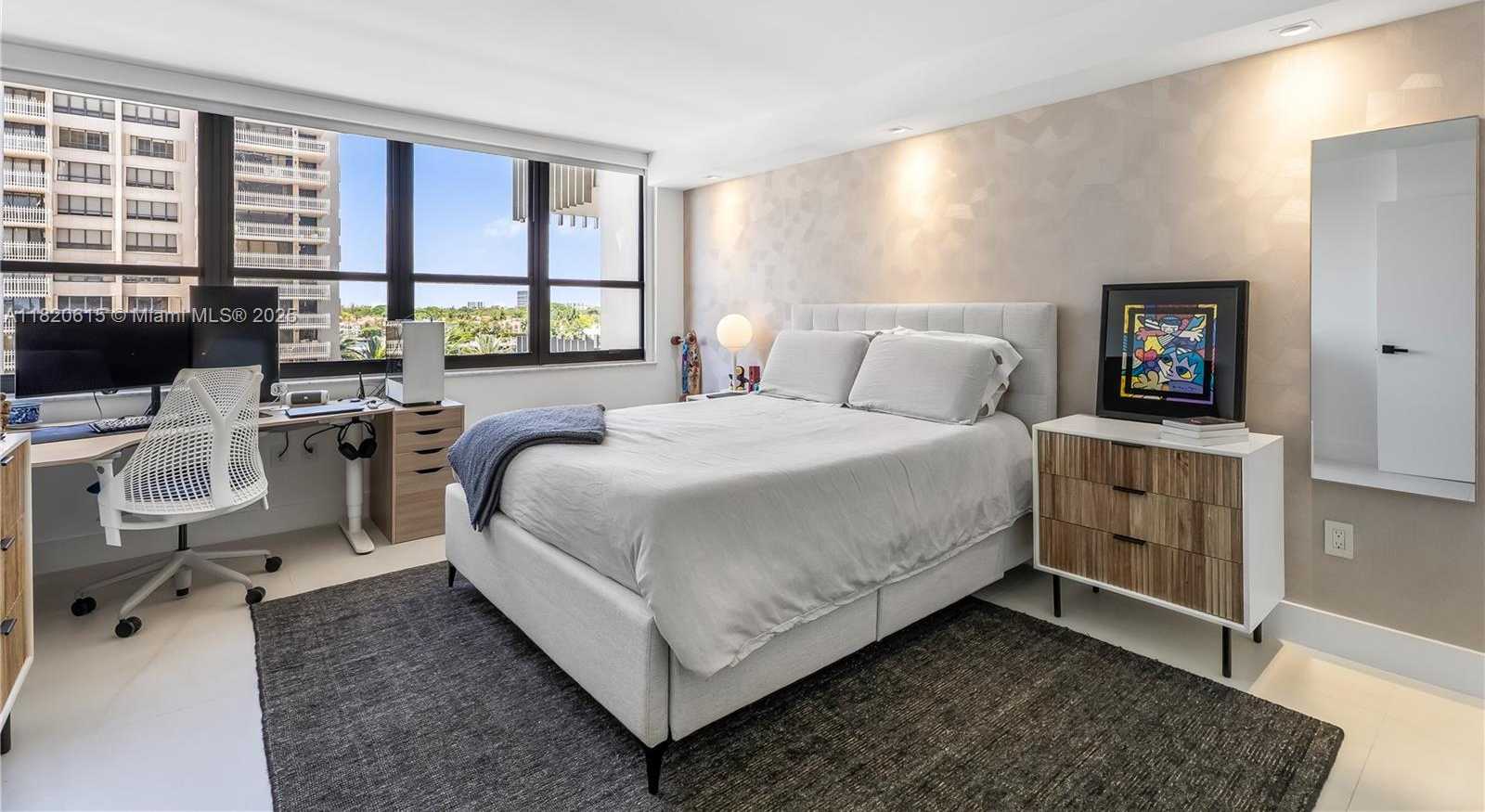 Small Image of 3 GROVE ISLE DR #C602, Miami Number 18