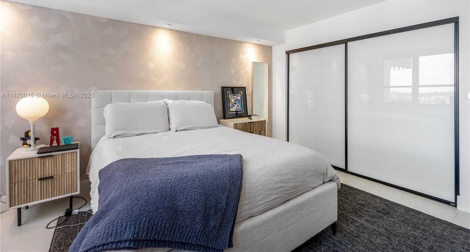 Small Image of 3 GROVE ISLE DR #C602, Miami Number 19