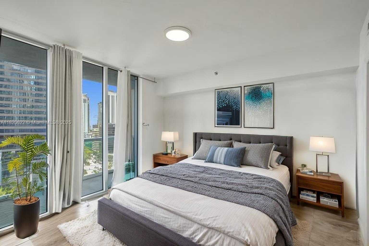 Small Image of 485 BRICKELL AVE #2009, Miami Number 14