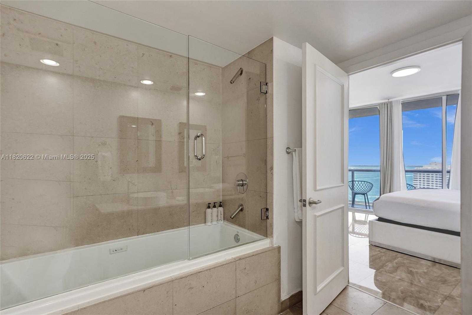 Small Image of 485 BRICKELL AVE #2009, Miami Number 18