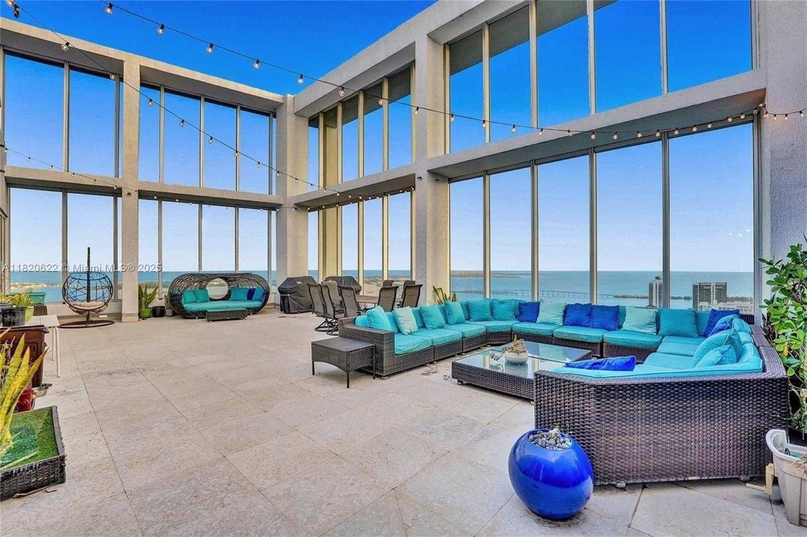 Small Image of 485 BRICKELL AVE #2009, Miami Number 28