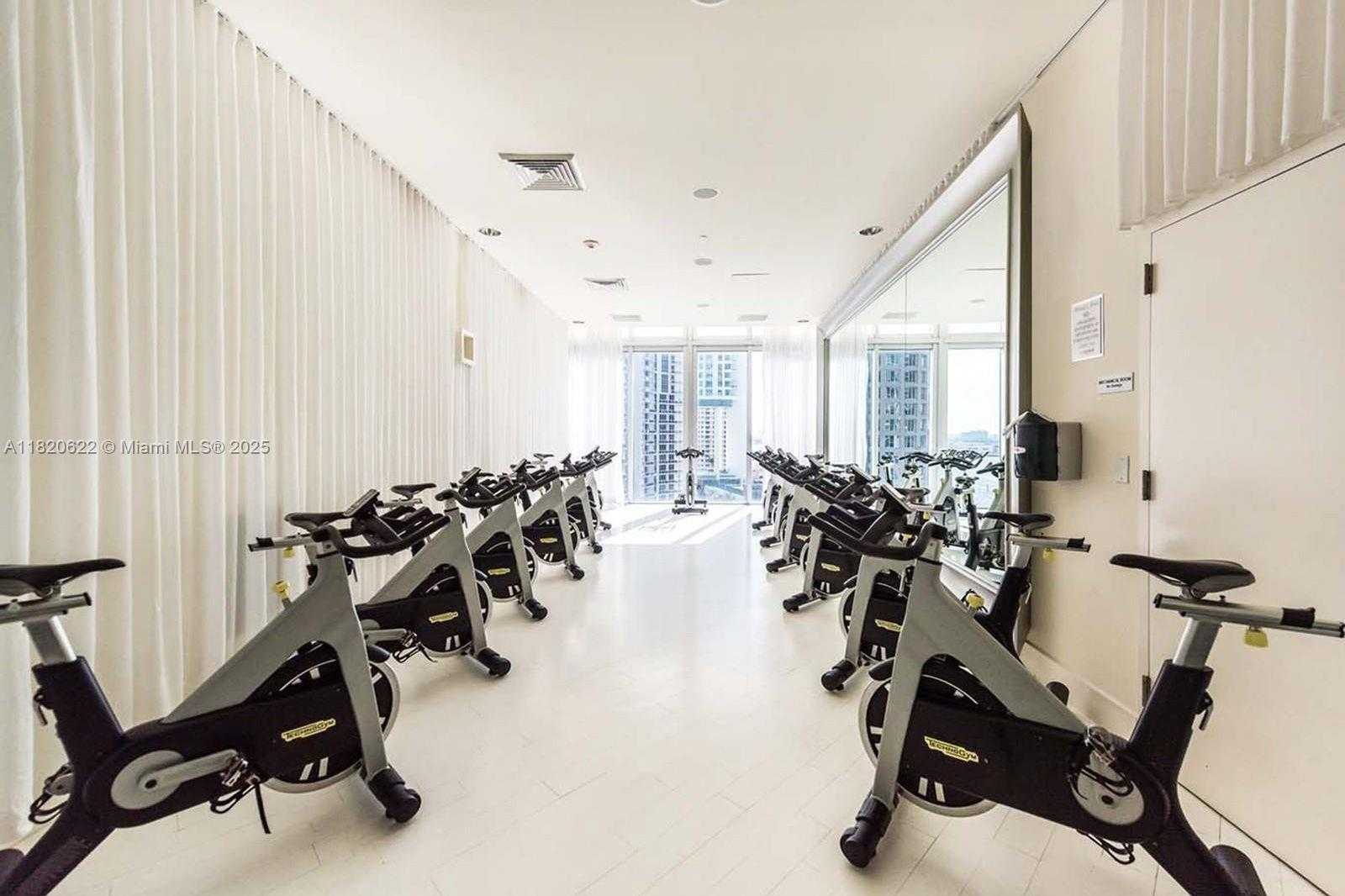Small Image of 485 BRICKELL AVE #2009, Miami Number 34