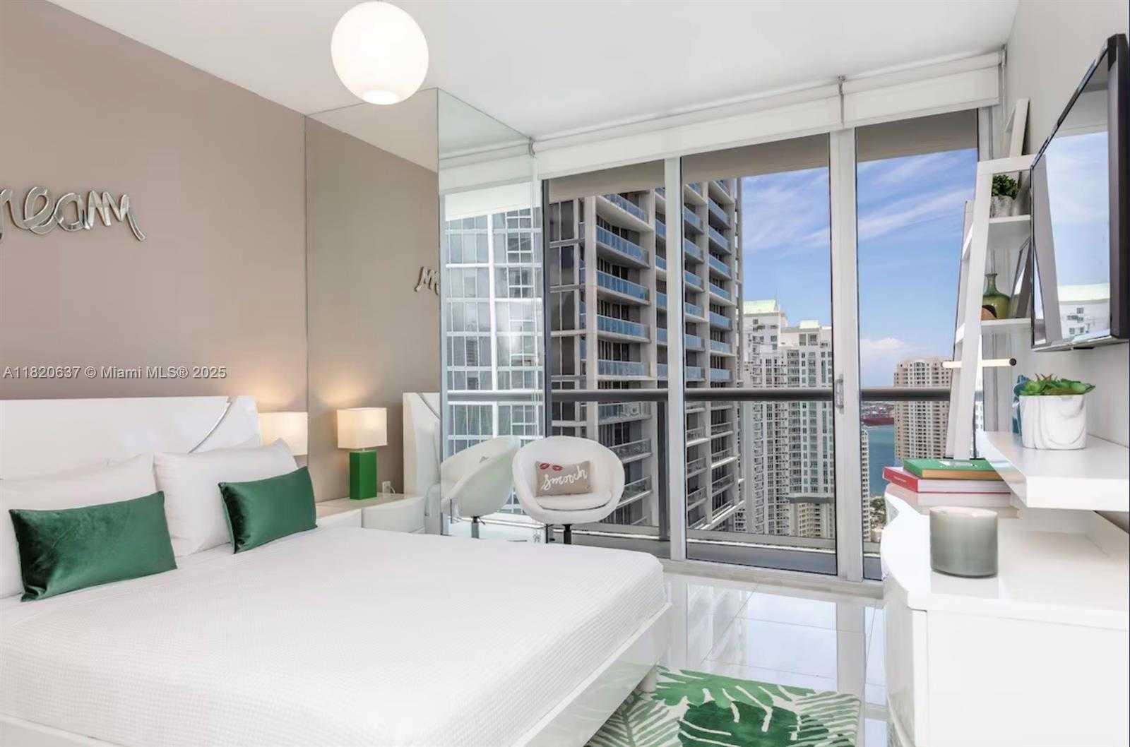 Small Image of 485 BRICKELL AVE #3410, Miami Number 10