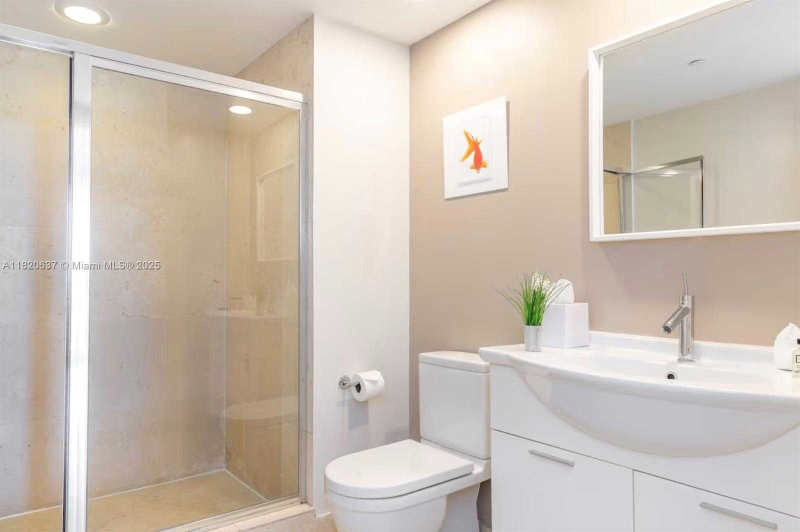 Small Image of 485 BRICKELL AVE #3410, Miami Number 12