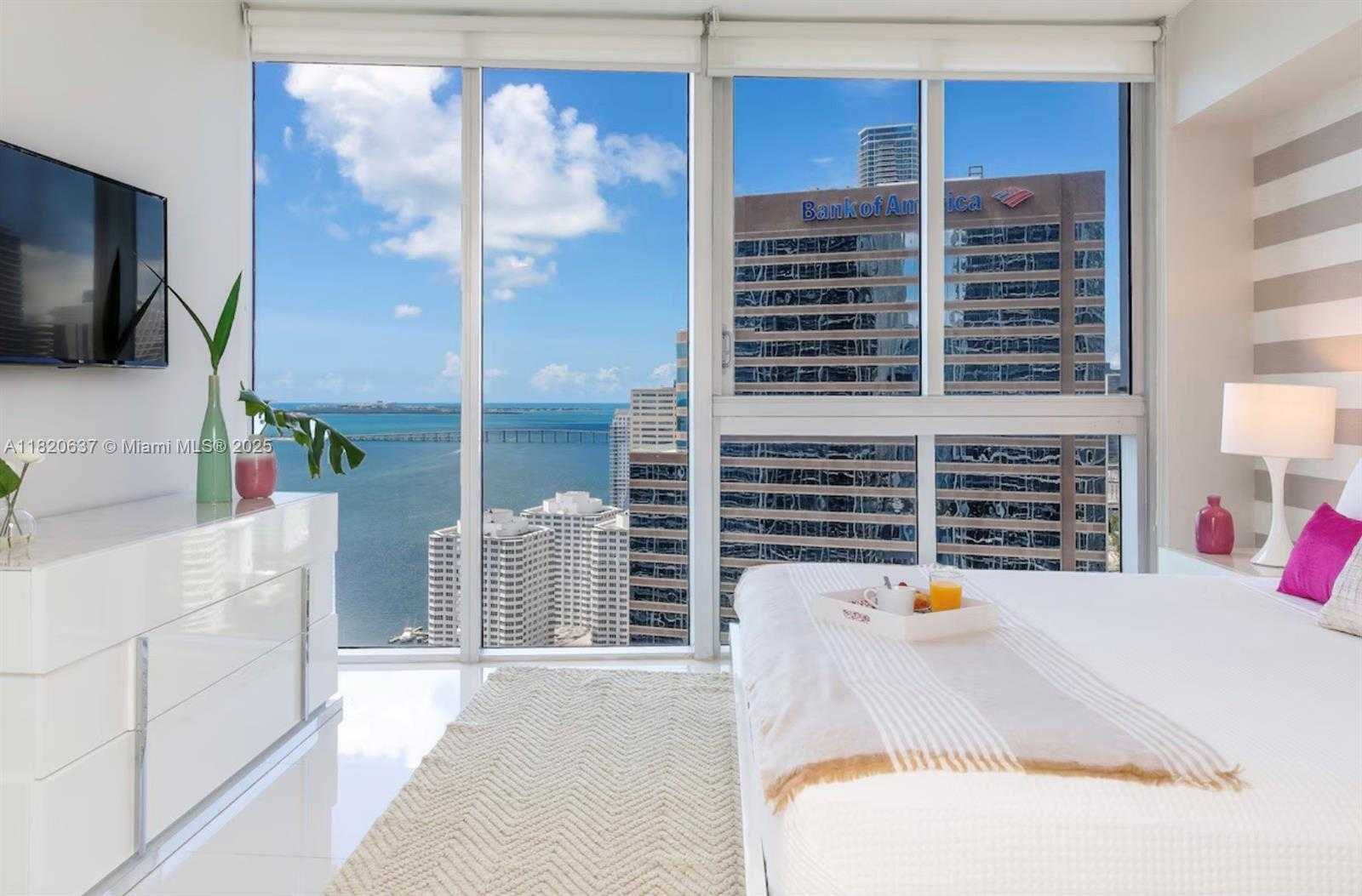 Small Image of 485 BRICKELL AVE #3410, Miami Number 6