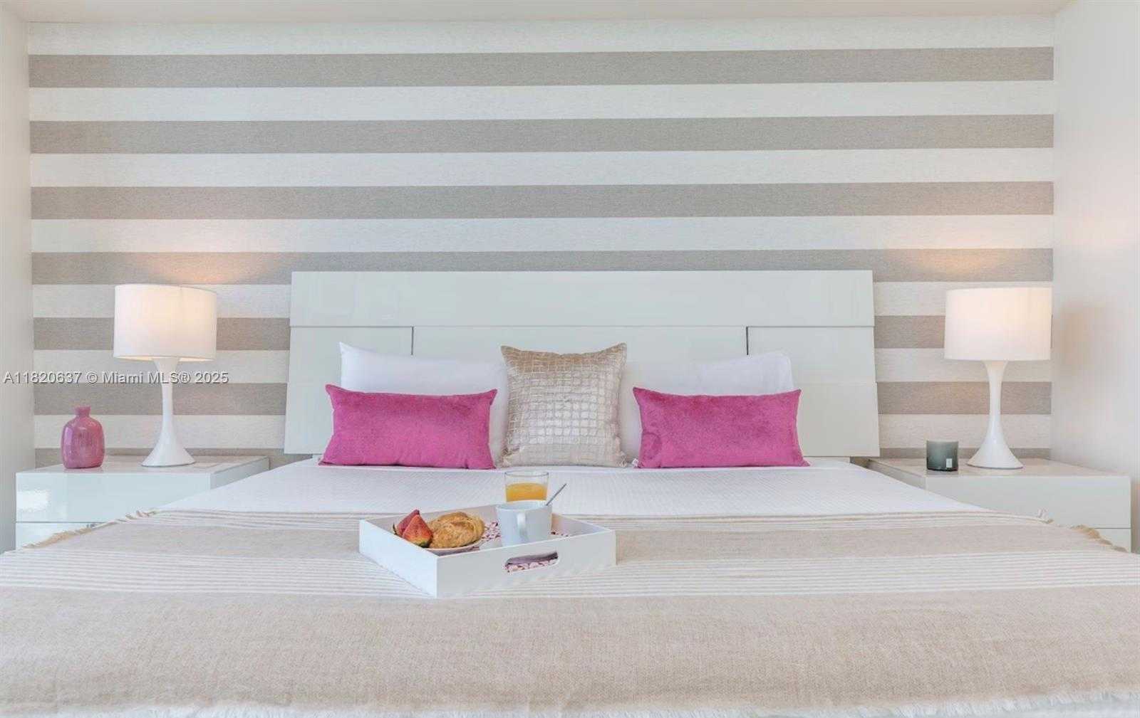 Small Image of 485 BRICKELL AVE #3410, Miami Number 7