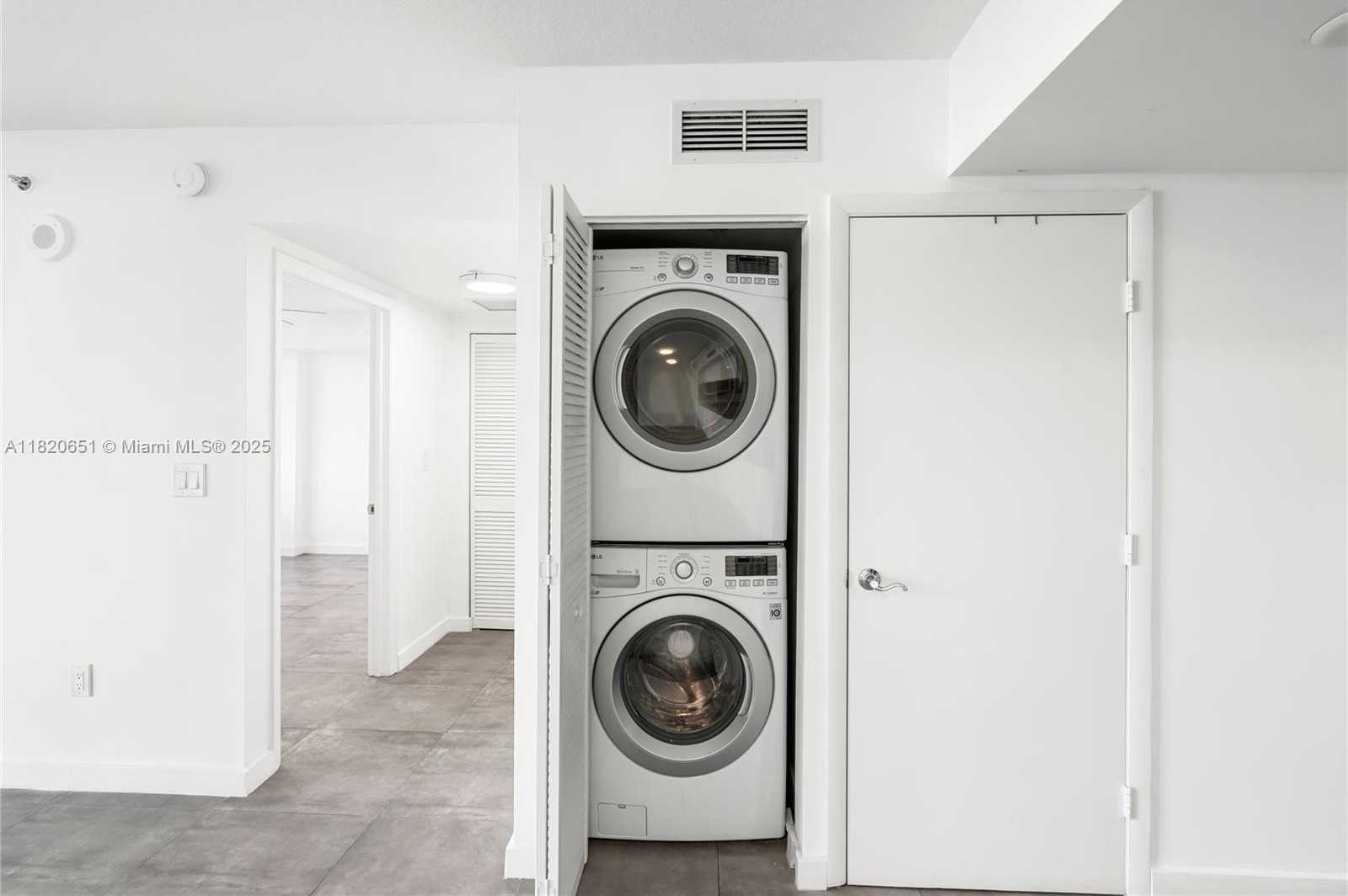 Small Image of 31 SOUTH EAST 5TH ST #707, Miami Number 13