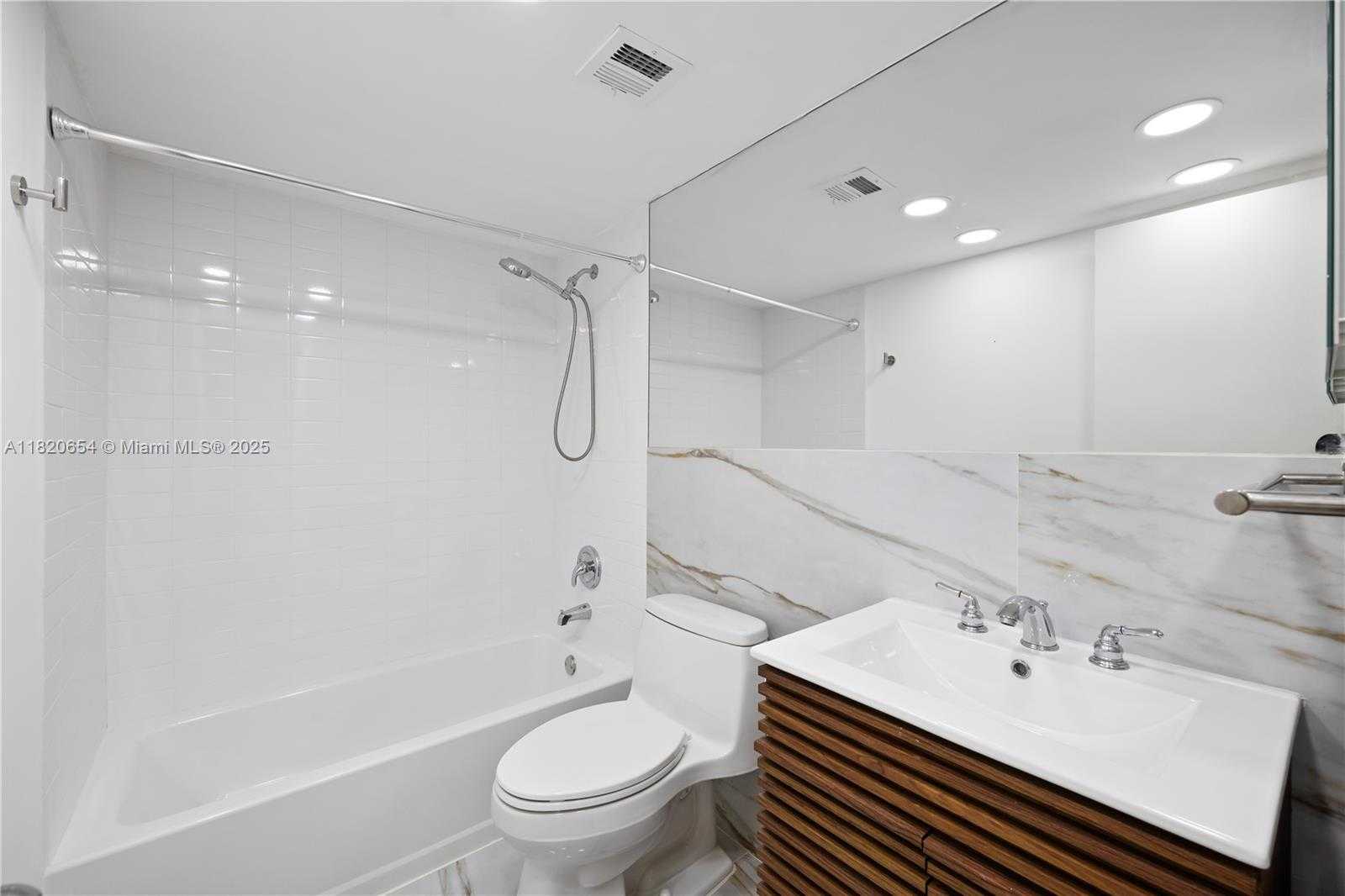 Small Image of 1440 BRICKELL BAY #307, Miami Number 10