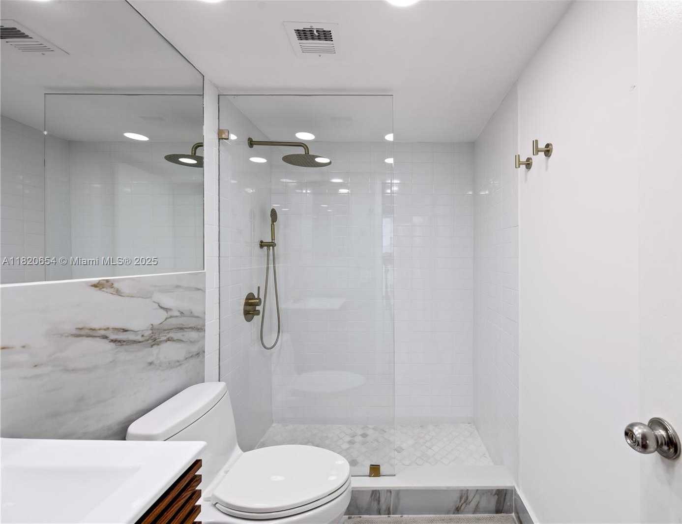 Small Image of 1440 BRICKELL BAY #307, Miami Number 11