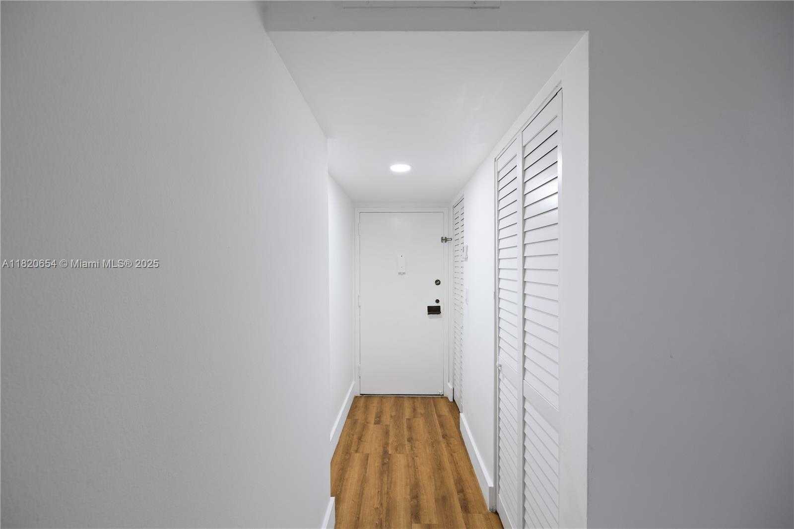 Small Image of 1440 BRICKELL BAY #307, Miami Number 21