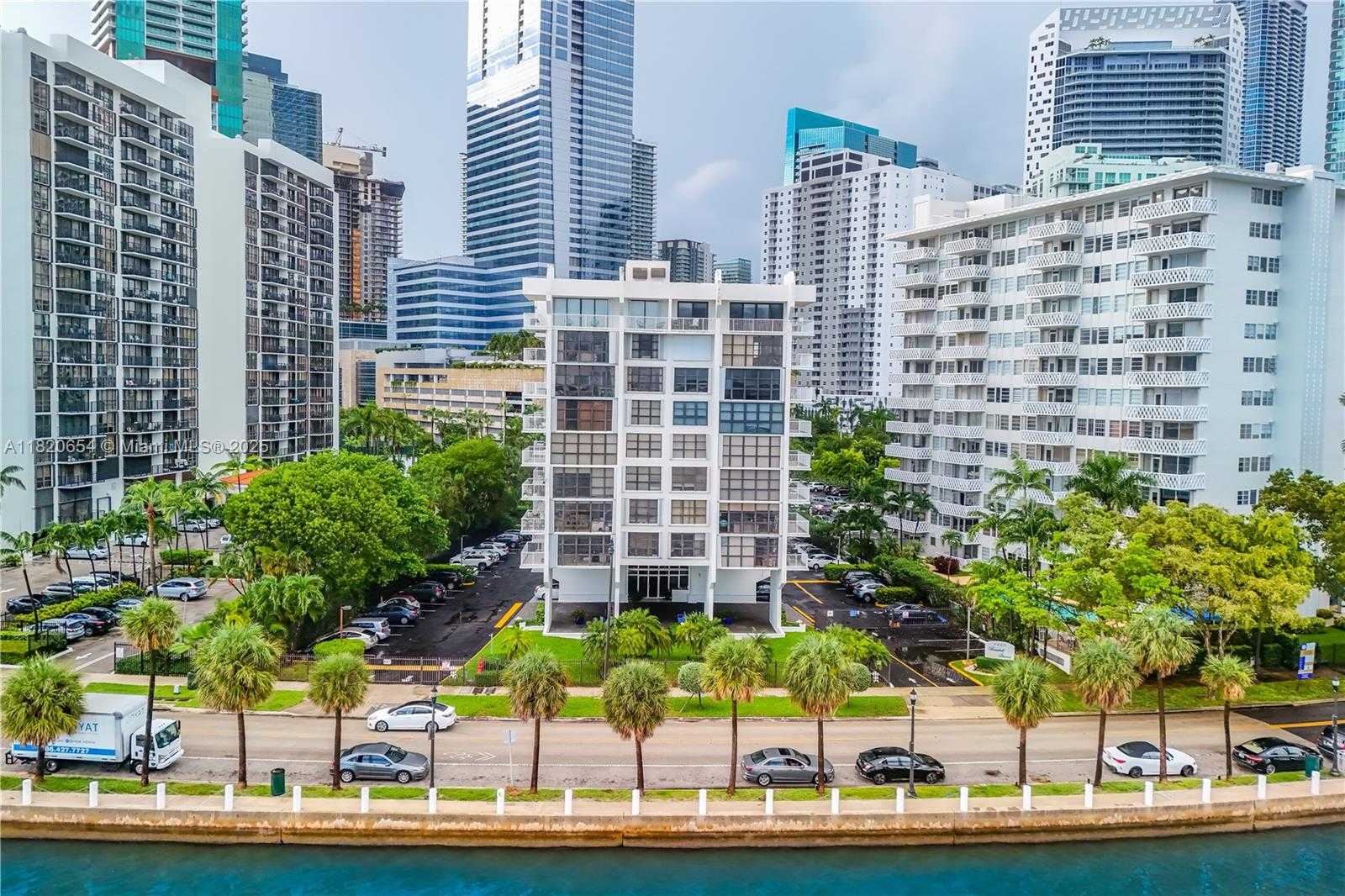 Small Image of 1440 BRICKELL BAY #307, Miami Number 29