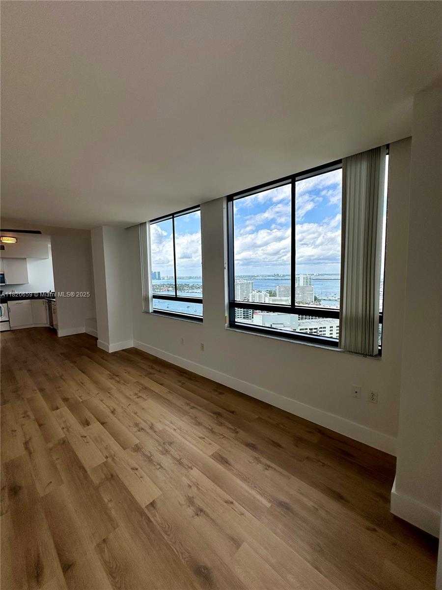 Small Image of 1330 WEST AVE #3007, Miami Beach Number 3