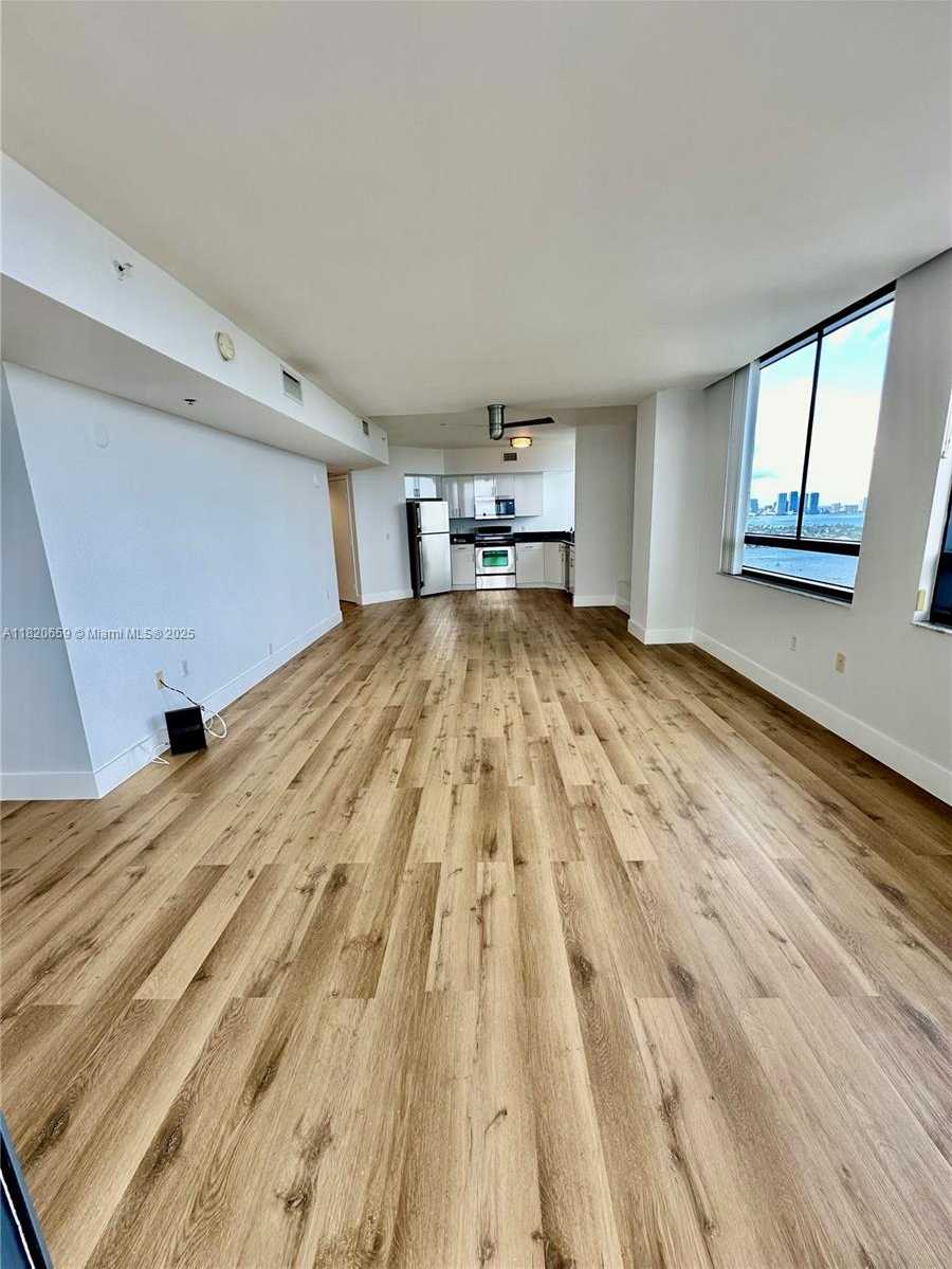 Small Image of 1330 WEST AVE #3007, Miami Beach Number 7