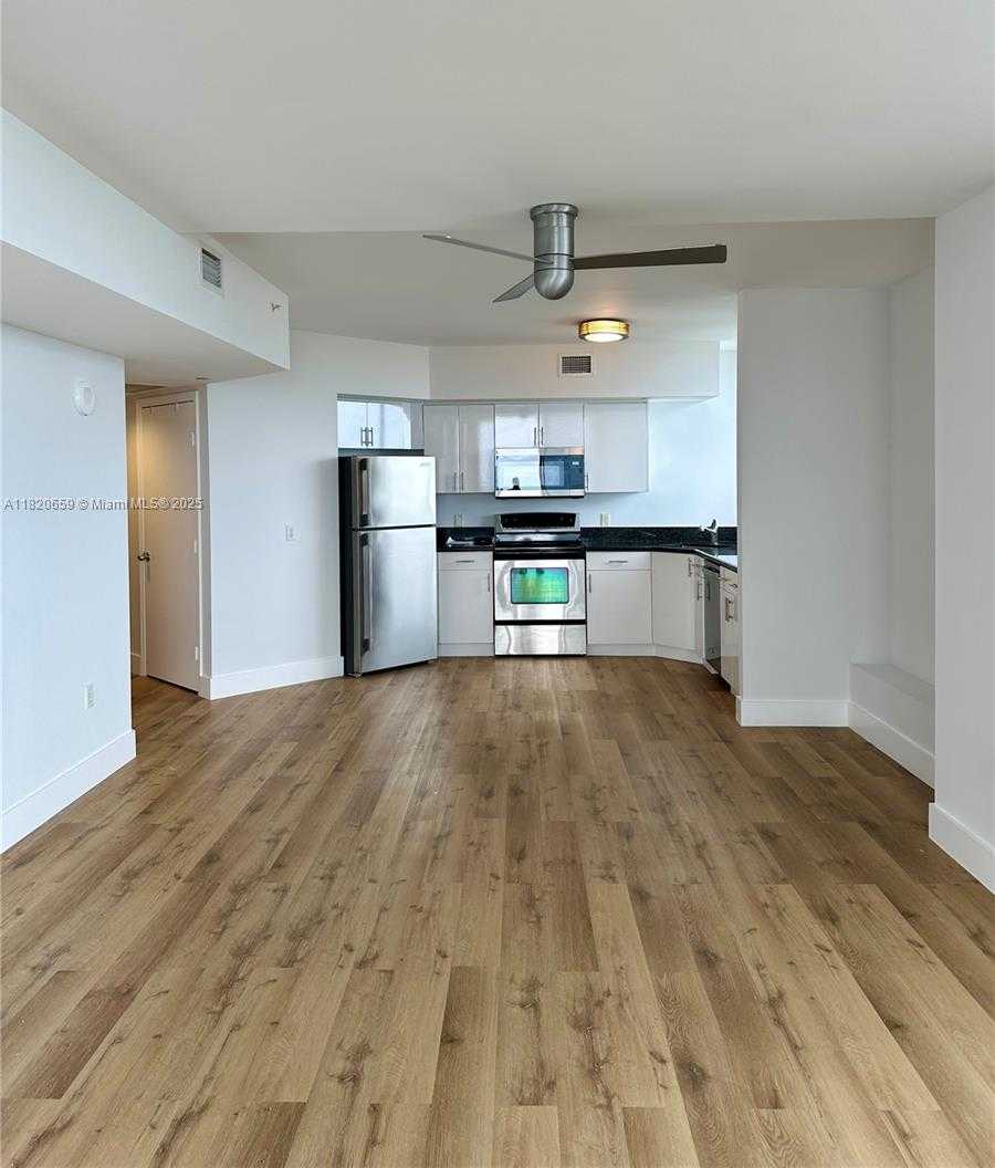 Small Image of 1330 WEST AVE #3007, Miami Beach Number 8