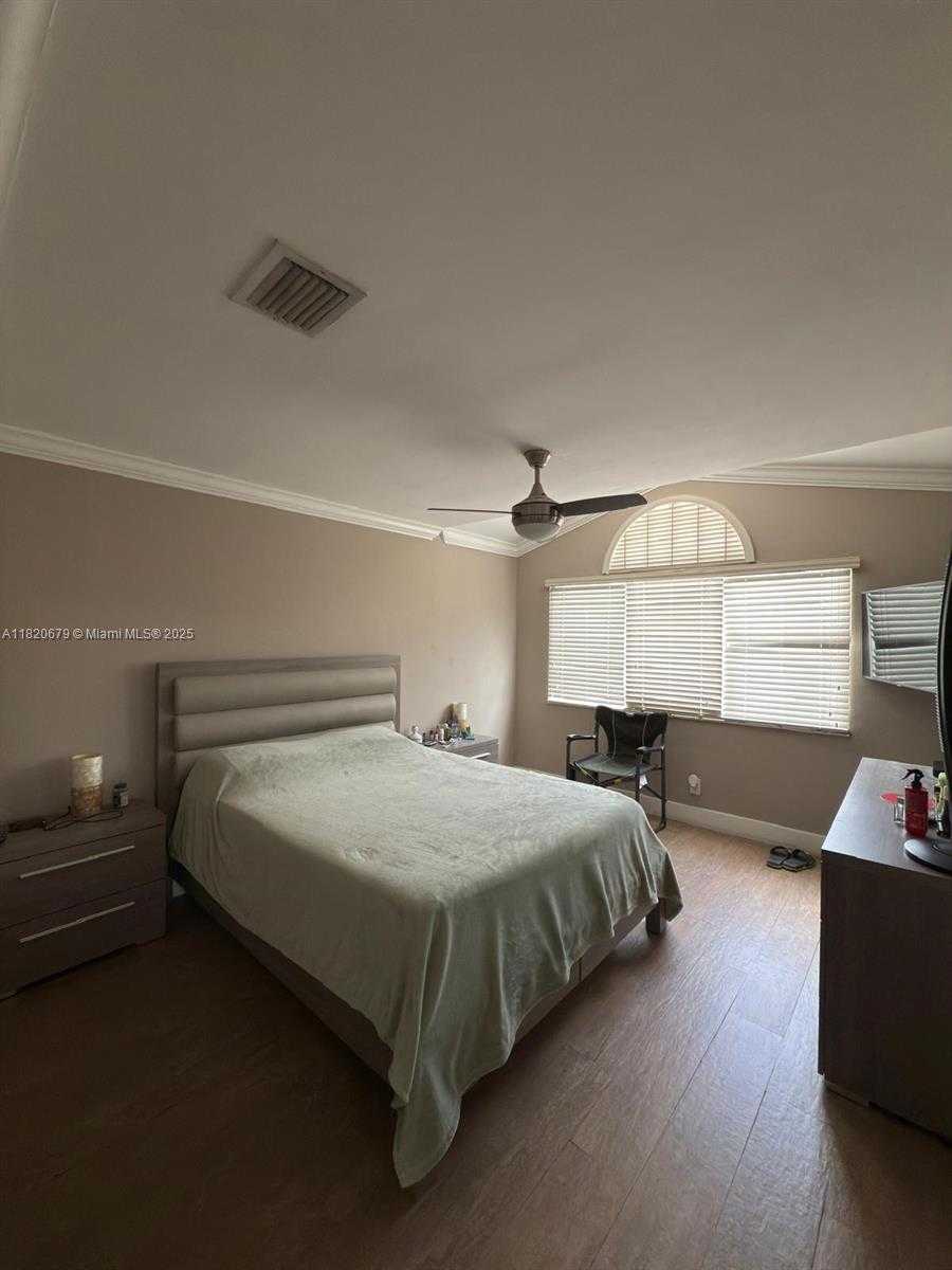 Small Image of 13959 SOUTH WEST 91ST TER #13959, Miami Number 13