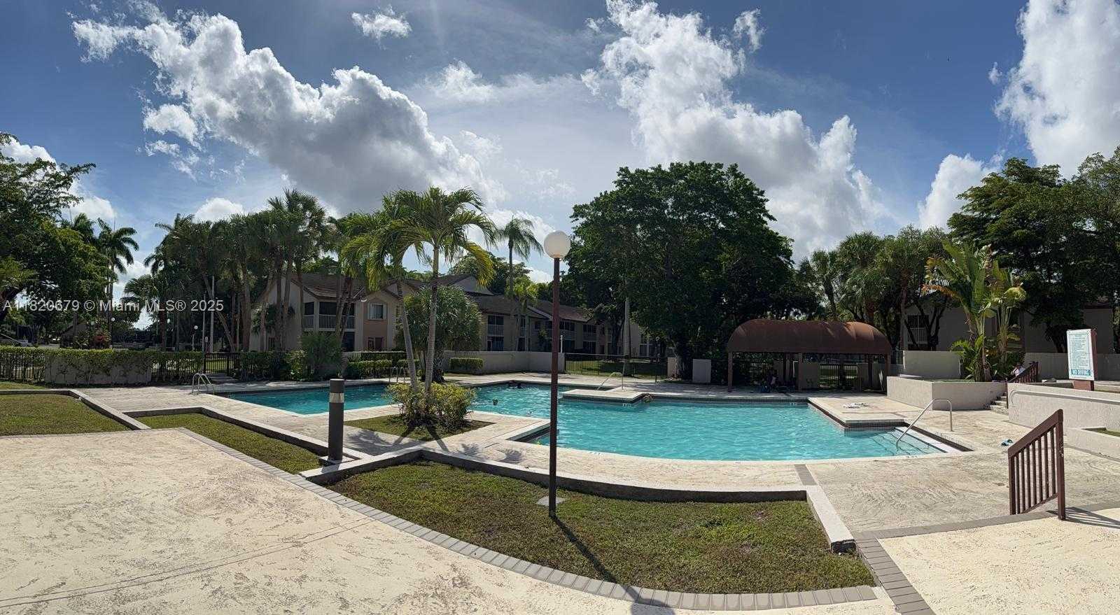 Small Image of 13959 SOUTH WEST 91ST TER #13959, Miami Number 19