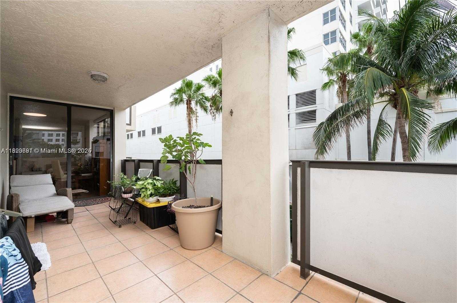 Small Image of 1621 COLLINS AVE #302, Miami Beach Number 11