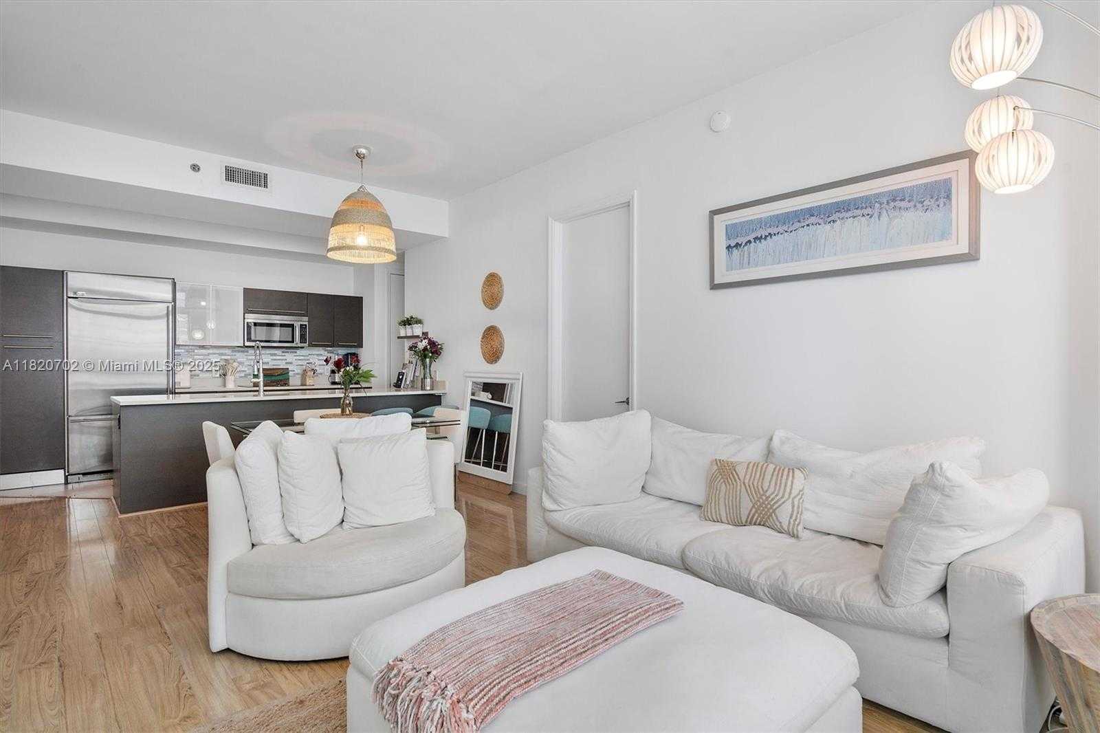 Small Image of 55 SOUTH EAST 6TH ST #4305, Miami Number 6