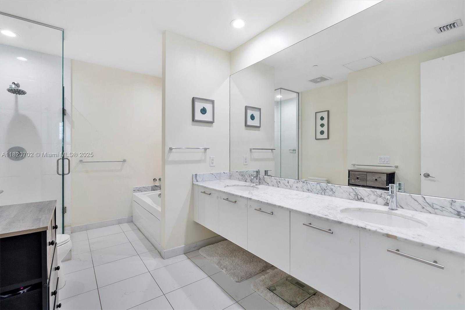 Small Image of 55 SOUTH EAST 6TH ST #4305, Miami Number 9