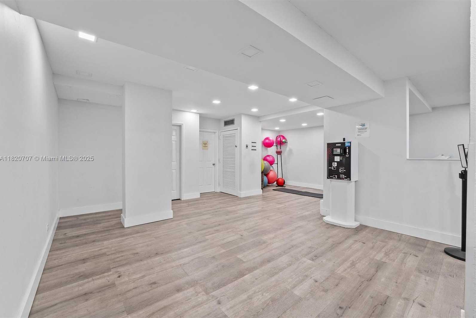 Small Image of 230 174TH ST #1119, Sunny Isles Beach Number 34