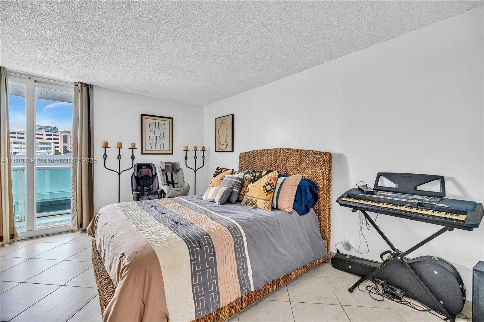 Small Image of 100 BAYVIEW DR #228, Sunny Isles Beach Number 23