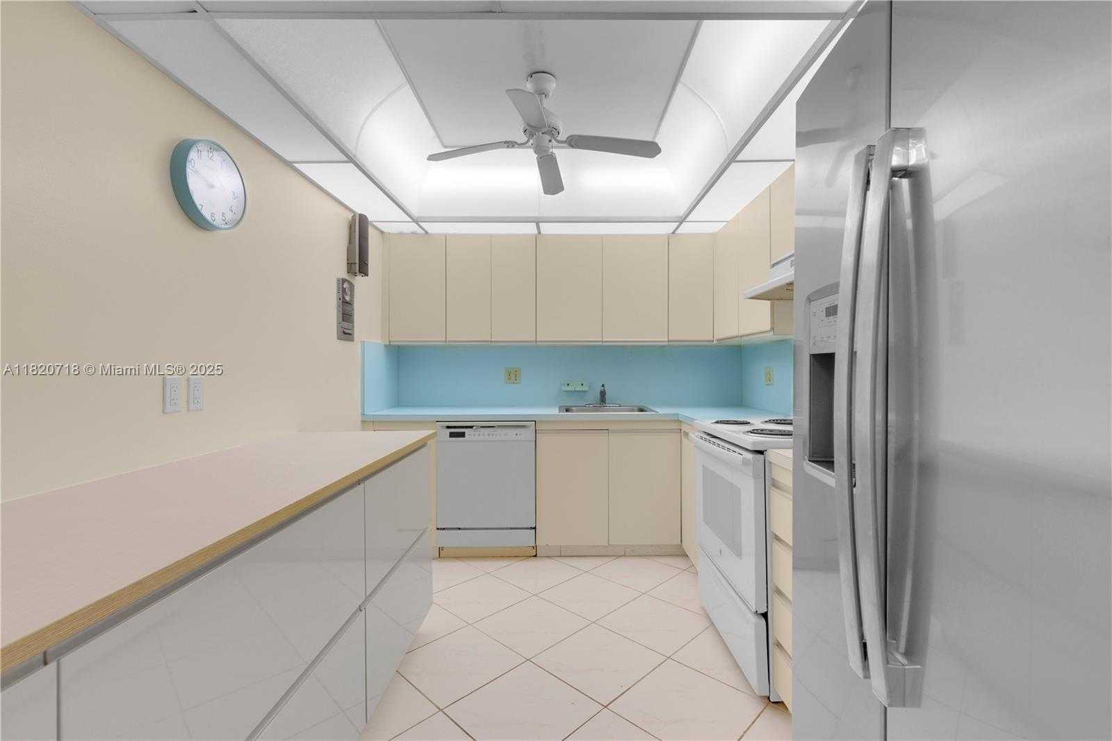 Small Image of 2500 PARKVIEW DRIVE #1717, Hallandale Beach Number 11