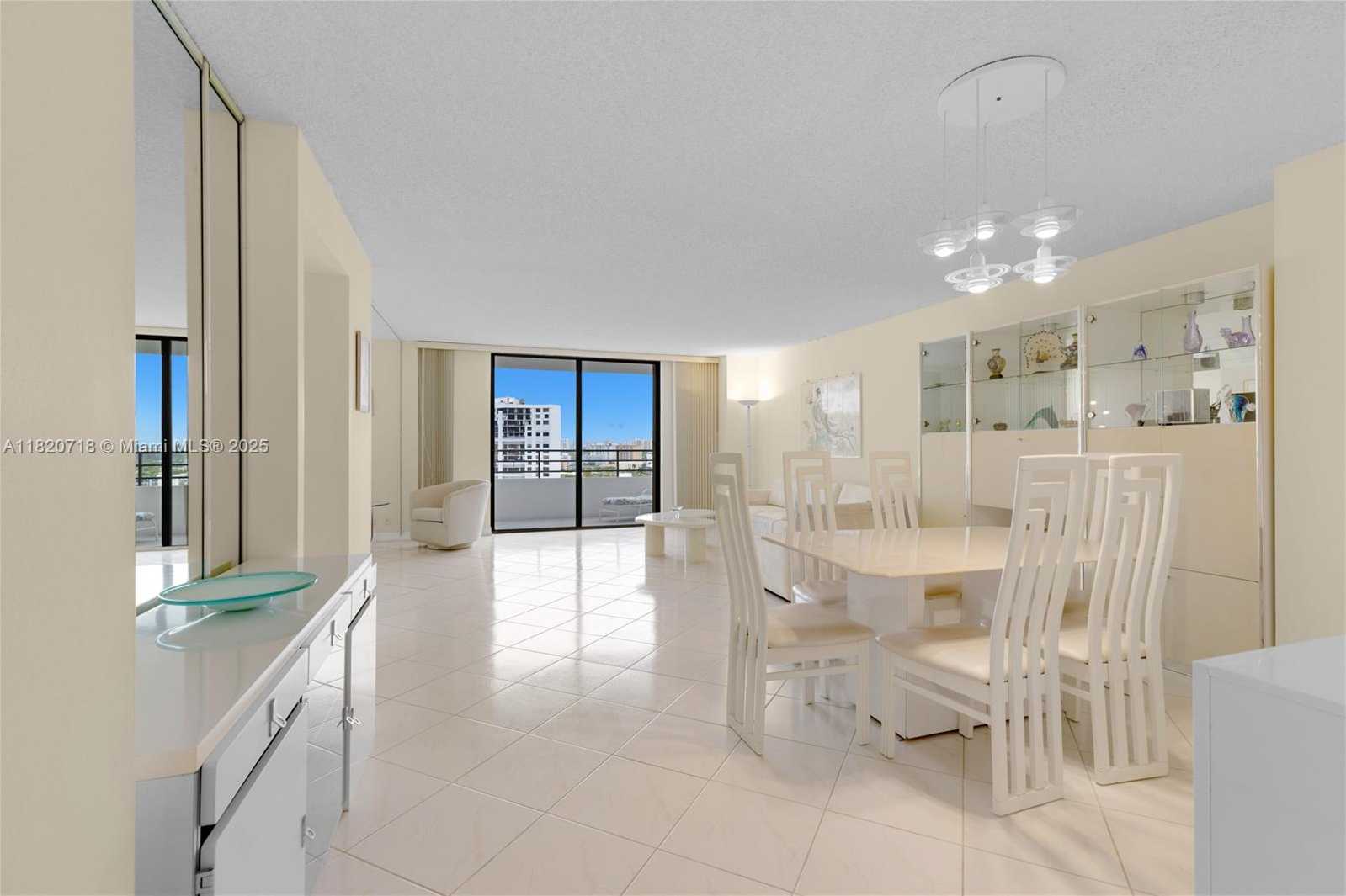 Small Image of 2500 PARKVIEW DRIVE #1717, Hallandale Beach Number 12