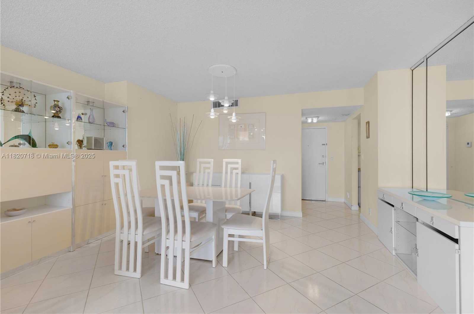 Small Image of 2500 PARKVIEW DRIVE #1717, Hallandale Beach Number 13