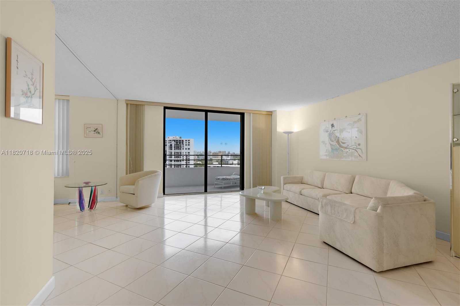 Small Image of 2500 PARKVIEW DRIVE #1717, Hallandale Beach Number 14
