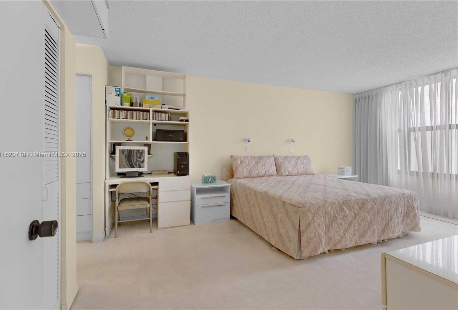 Small Image of 2500 PARKVIEW DRIVE #1717, Hallandale Beach Number 20