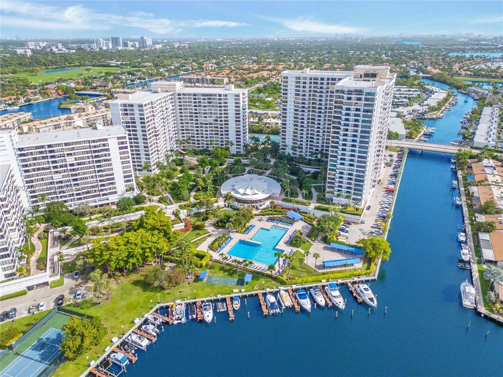 Small Image of 2500 PARKVIEW DRIVE #1717, Hallandale Beach Number 3