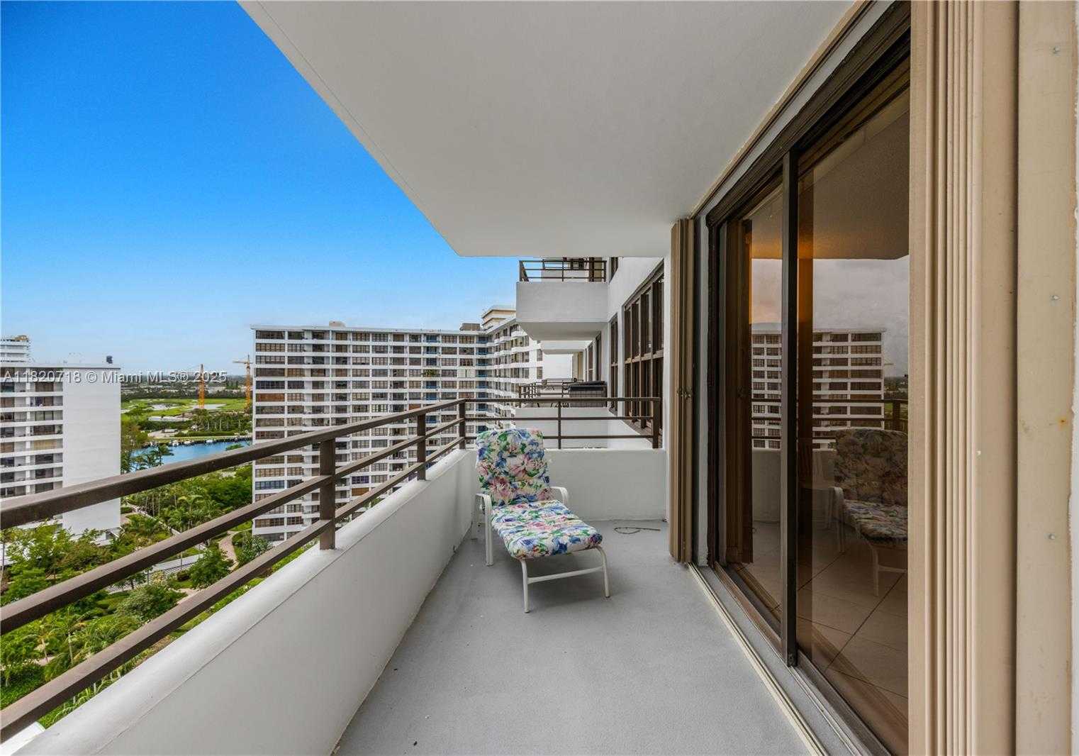 Small Image of 2500 PARKVIEW DRIVE #1717, Hallandale Beach Number 8