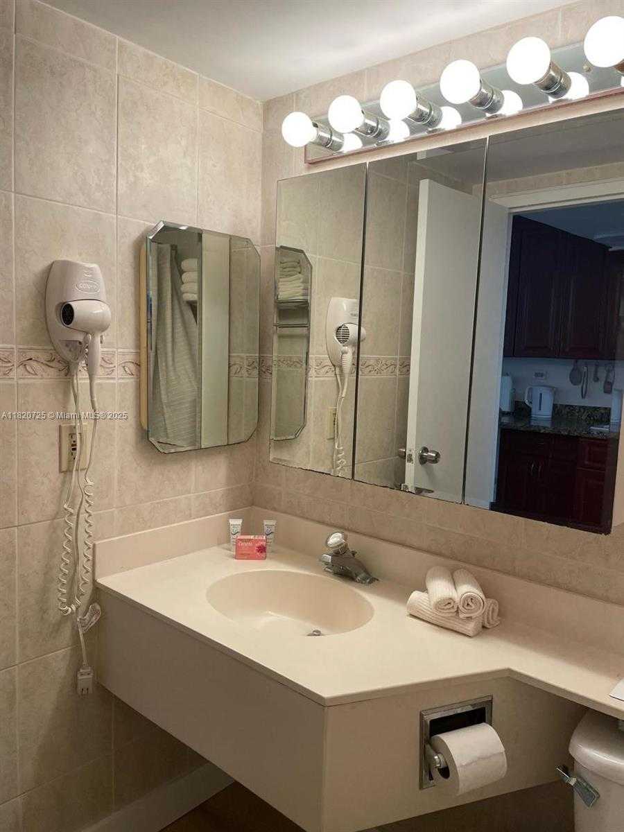 Small Image of 19201 COLLINS AVE #1101, Sunny Isles Beach Number 13