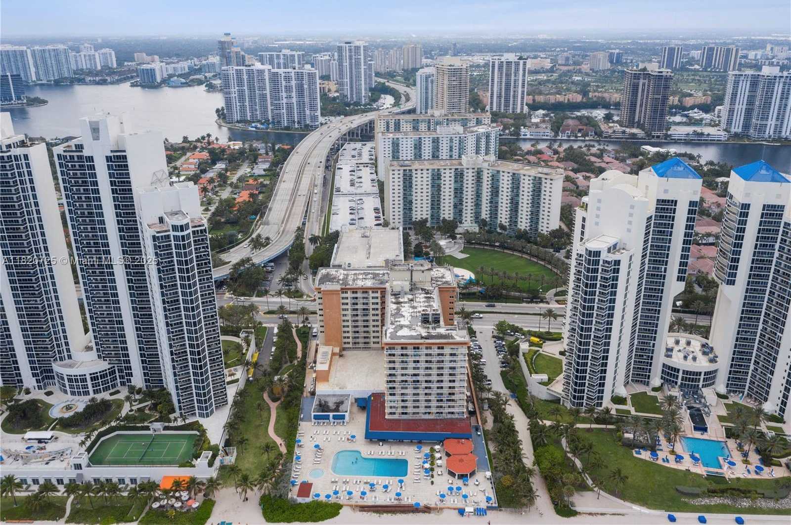 Small Image of 19201 COLLINS AVE #1101, Sunny Isles Beach Number 5