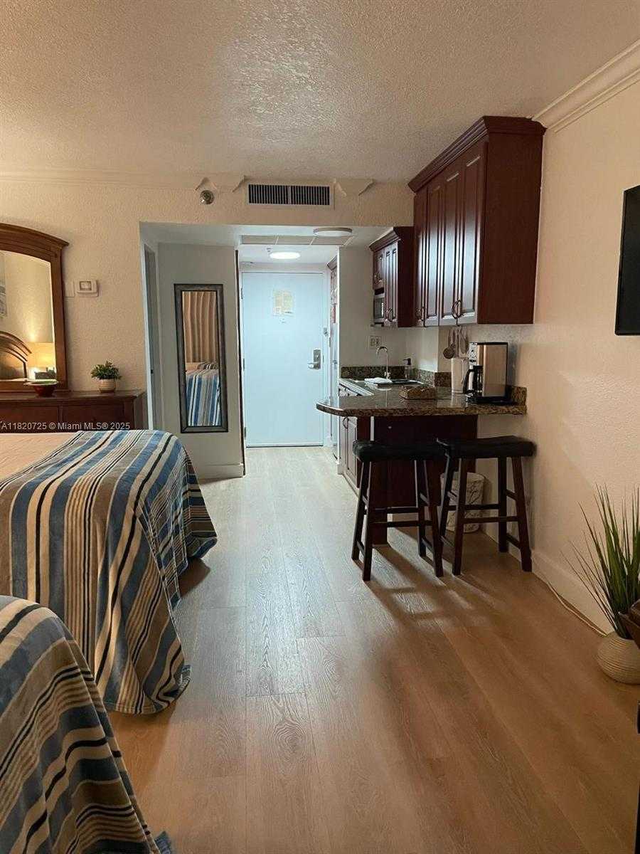 Small Image of 19201 COLLINS AVE #1101, Sunny Isles Beach Number 7