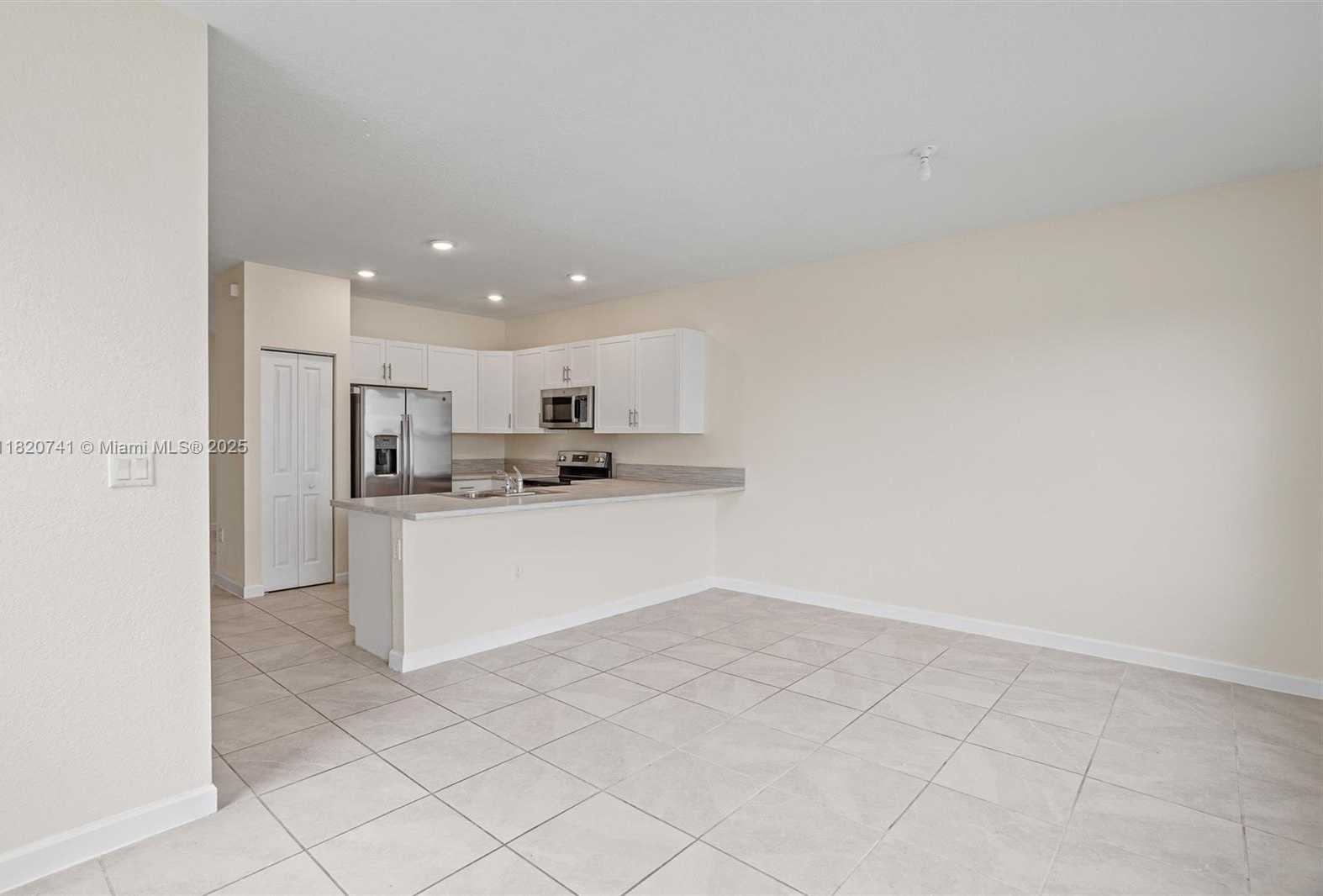 Small Image of 3411 WEST 112TH TER, Hialeah Number 14