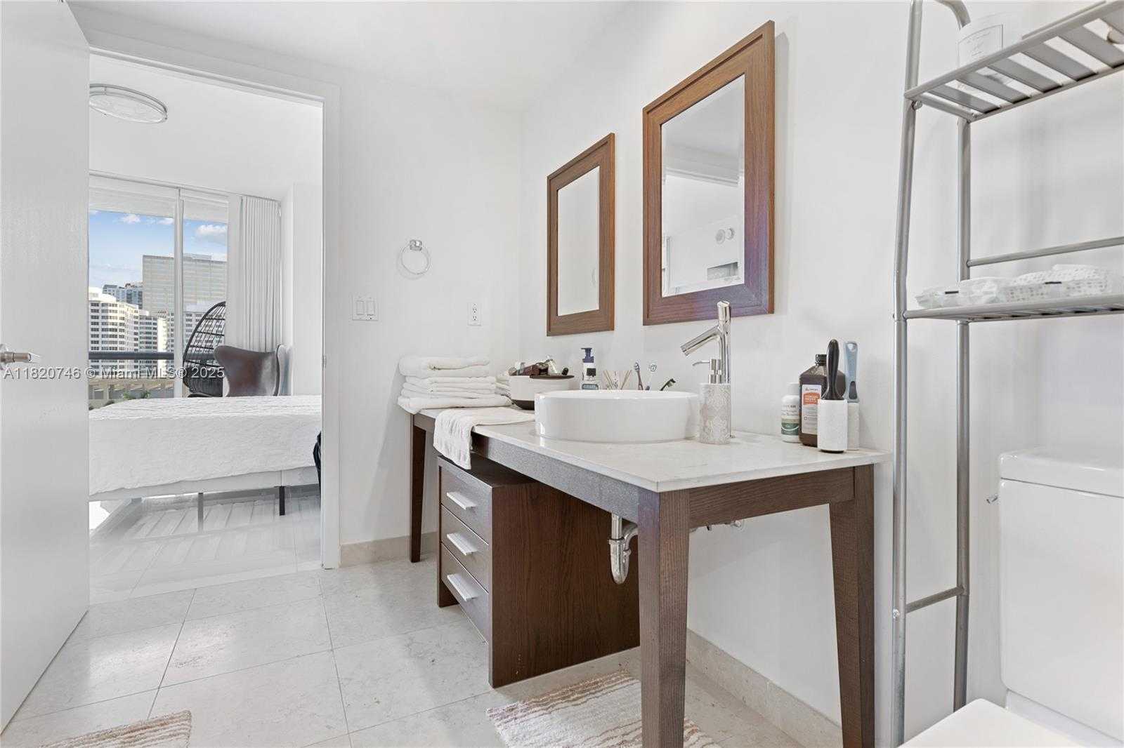 Small Image of 495 BRICKELL AVE #905, Miami Number 14