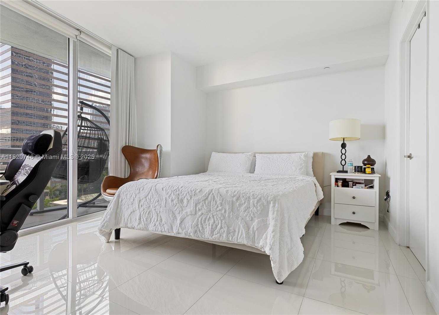 Small Image of 495 BRICKELL AVE #905, Miami Number 17