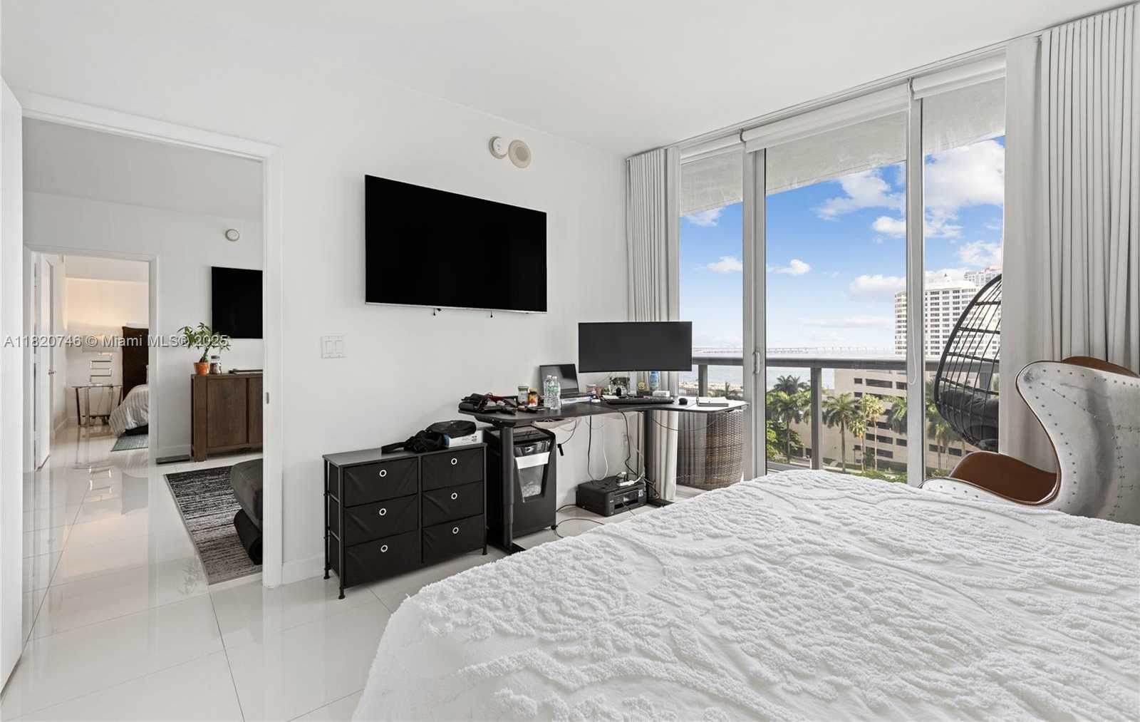 Small Image of 495 BRICKELL AVE #905, Miami Number 18