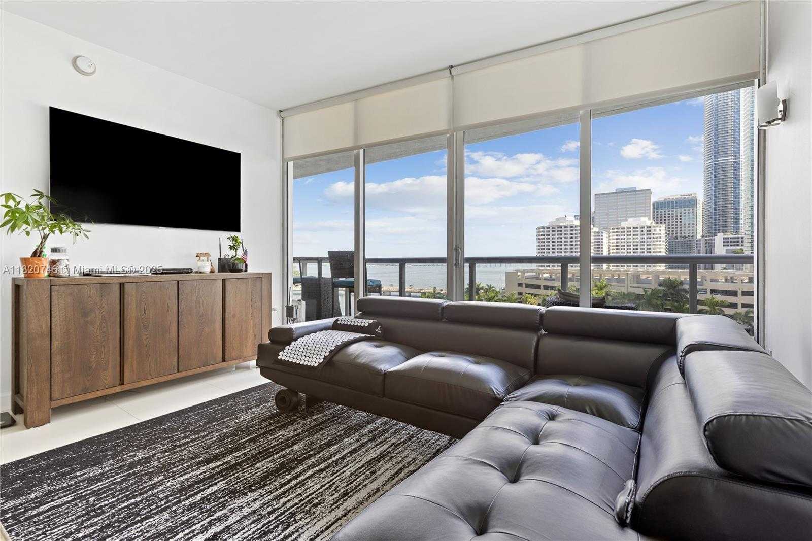 Small Image of 495 BRICKELL AVE #905, Miami Number 2