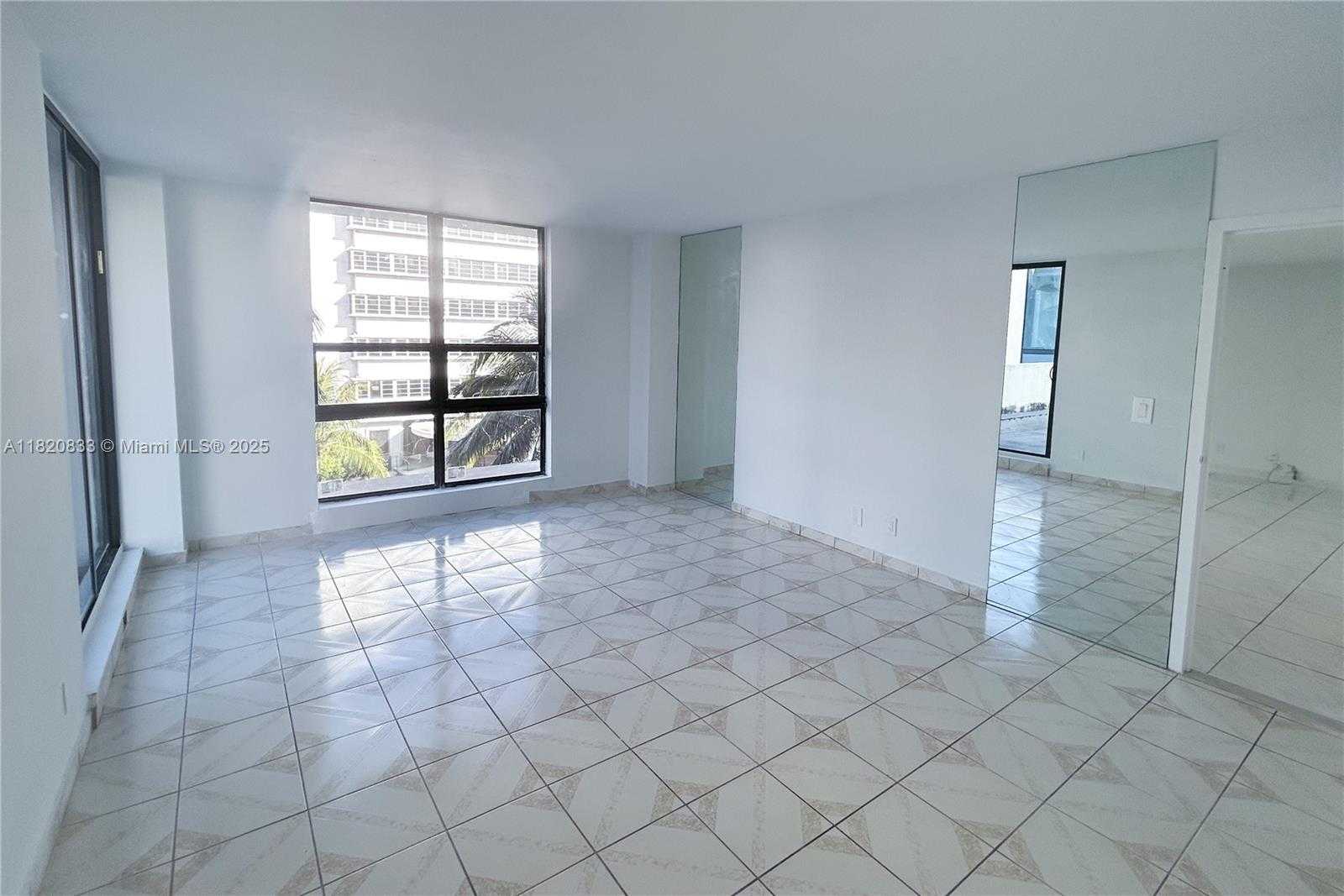 Small Image of 1800 COLLINS AVE #5C, Miami Beach Number 10