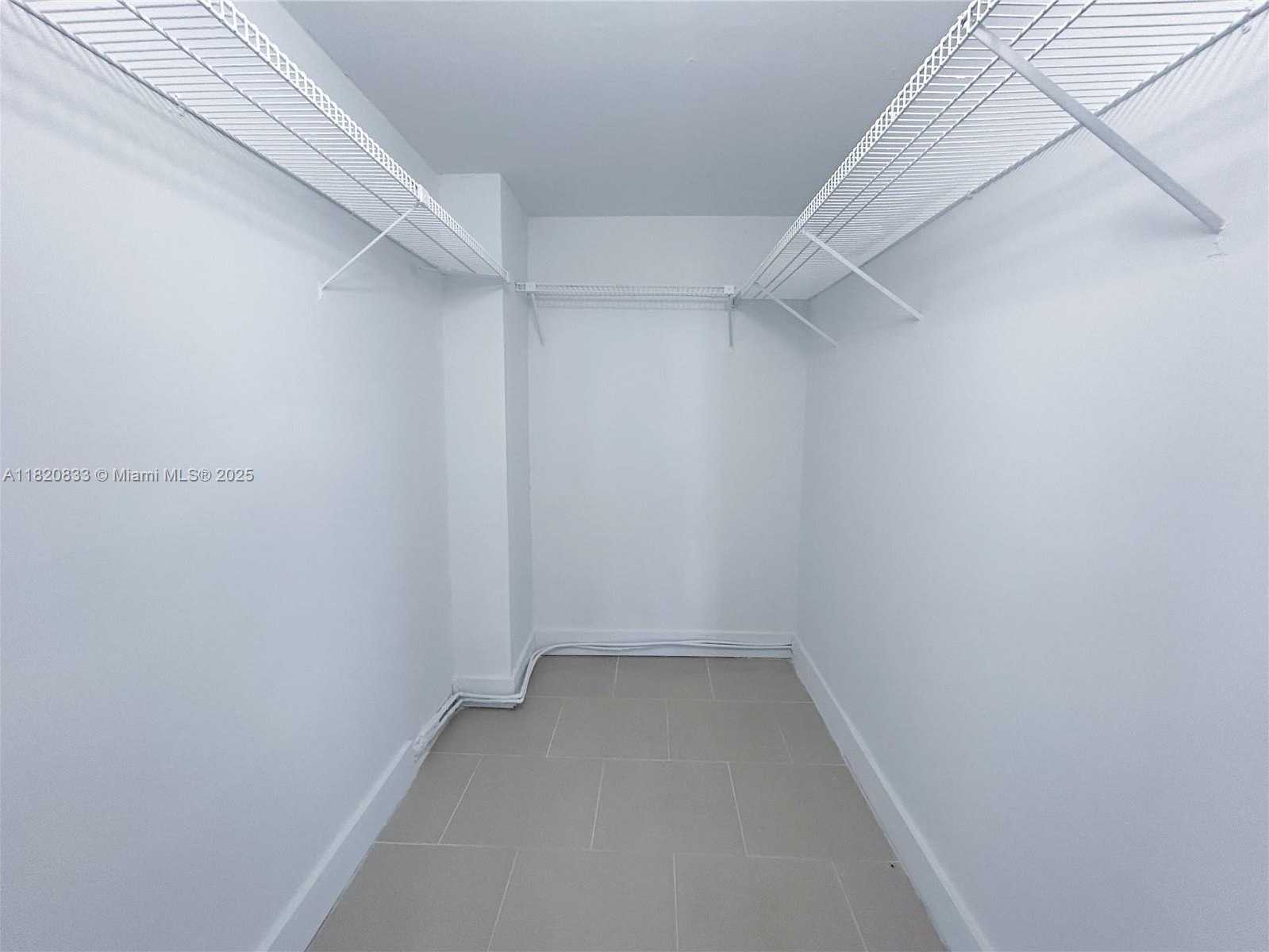 Small Image of 1800 COLLINS AVE #5C, Miami Beach Number 11